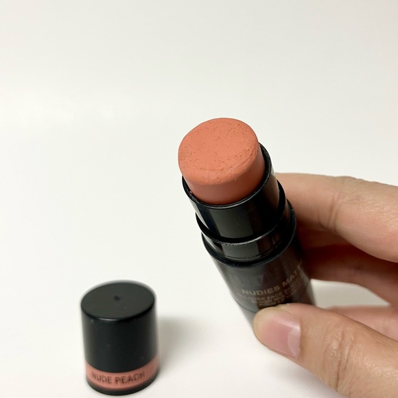 NUDESTIX
Nudies Cream Blush (Color: Nude Peach - soft peachy coral – blush) 7g - Picture 2 of 7